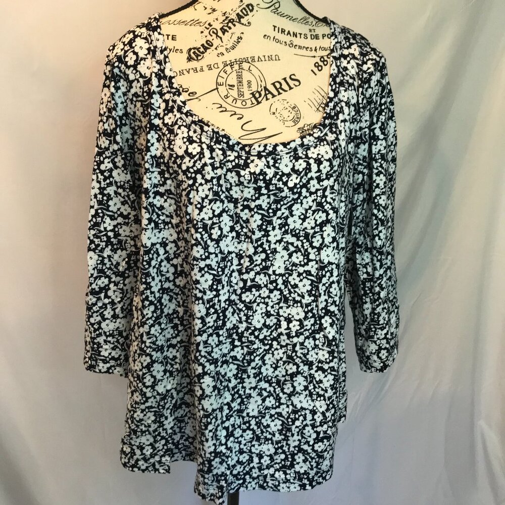 Lane Bryant Scoop Neck T-shirt 3/4 length sleeve, black/white size 22/24